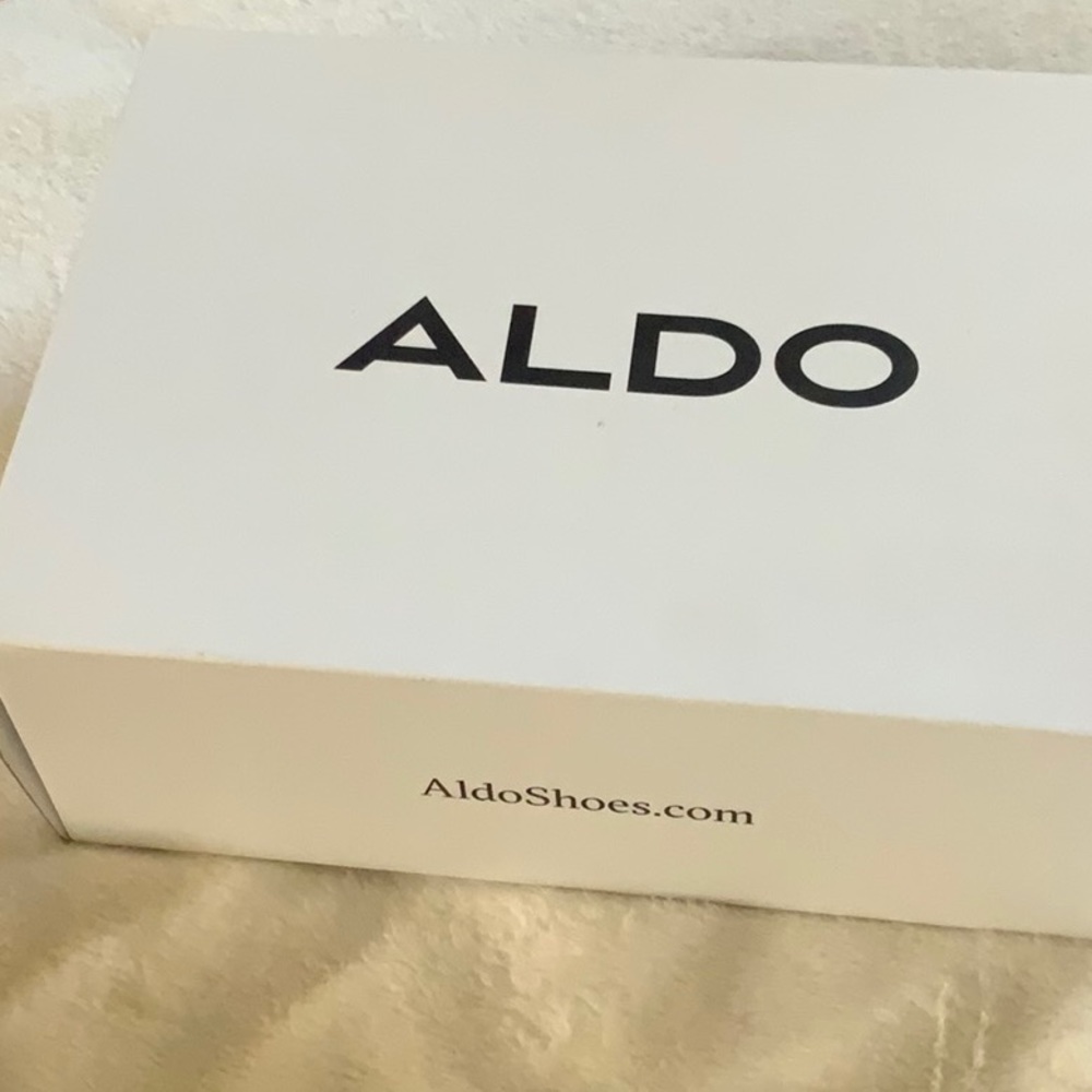 Aldo Gold Heels - Picture 5 of 5